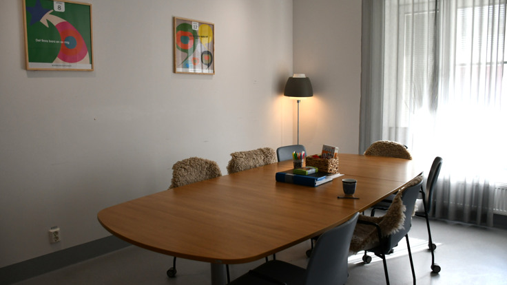 I det stora samtalsrummet påbörjas och avslutas samtalen.