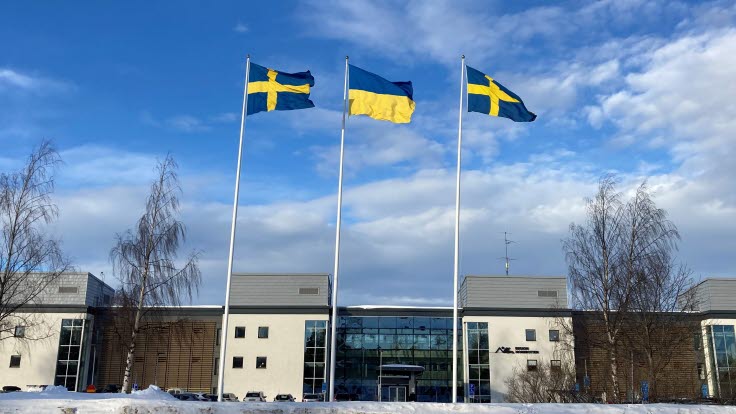 Svensk och Ukrainsk flaggning vid Regionhuset i Luleå